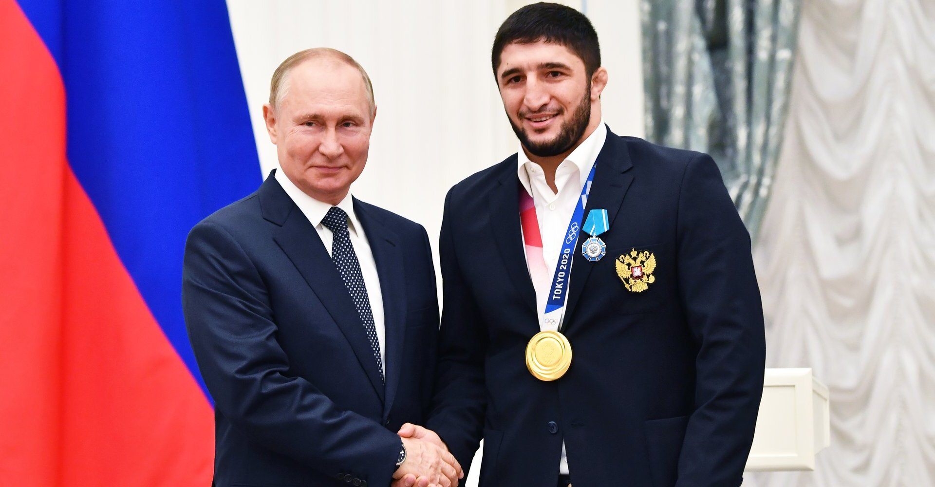 Путин вручил госнаграды золотым медалистам Олимпиады в Токио