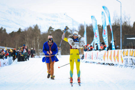 Лыжницу заберут с чемпионата мира на частном самолете. Громкий скандал в Норвегии