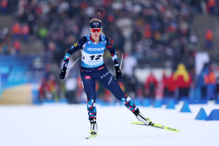 Biathlon Bjoerndalen стреляет