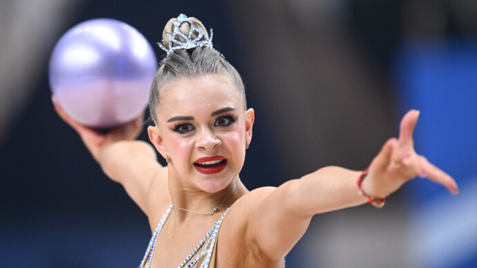 Россиянка Попова стала победительницей в упражнении с мячом на Играх БРИКС