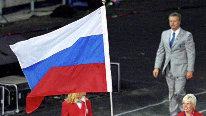Финский спортсмен надругался над флагом России. Провокация на глазах тысяч зрителей