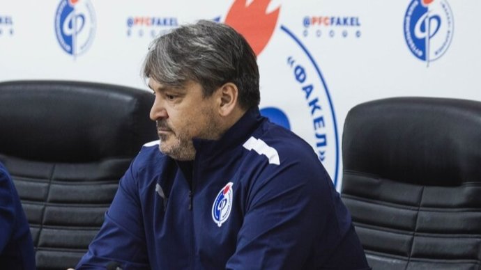 Тренер «Факела» Евсеев: «Запрыгну на стол, когда в Воронеже достроят новый футбольный стадион»