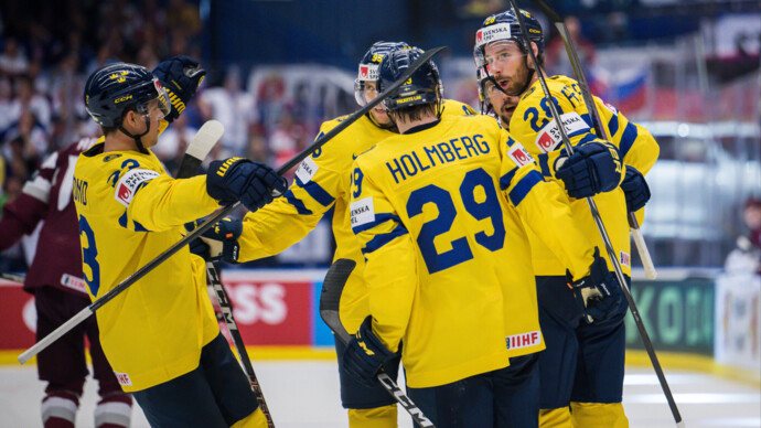 Сборная Швеции одержала пятую победу в пяти матчах ЧМ по хоккею