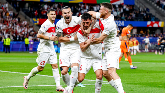 Сборная Турции обыгрывает команду Нидерландов после первого тайма матча 1/4 финала ЕВРО‑2024 по футболу
