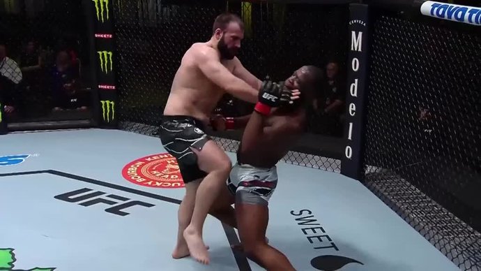 UFC. Тафон Нчакви против Азамата Мурзаканова (видео)