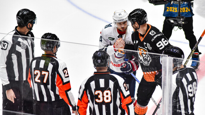 «Амур» обыграл «Металлург» в матче плей‑офф КХЛ и сравнял счет в серии