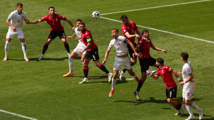 Сборная Грузии обыгрывает Чехию после первого тайма матча ЕВРО‑2024