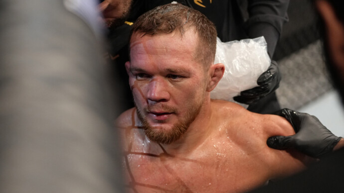 Беспредел в UFC! Петр Ян отправил соперника в больницу, но остался без титула