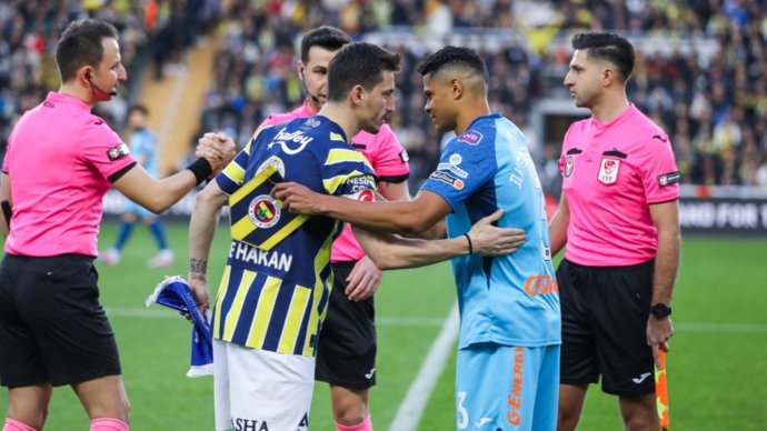 «Зенит» сыграл вничью с «Фенербахче» в благотворительном матче в Турции