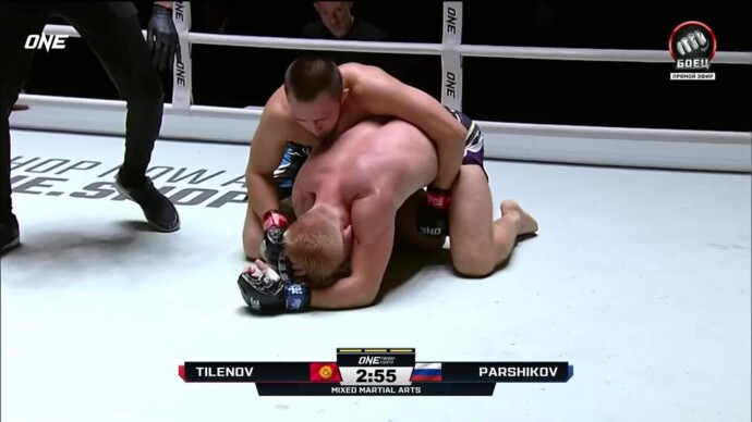 Тиленов победил Паршикова техническим нокаутом (видео). One FC. MMA/Единоборства (видео)