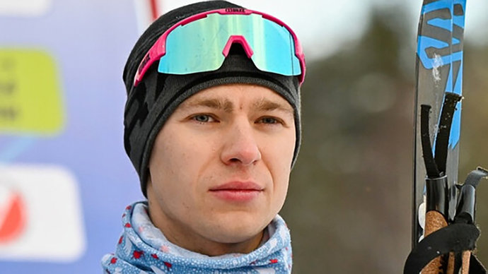 «Забавно финишировать с флагом РФ, не так давно хотел завершить карьеру» — биатлонист Еремин