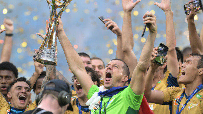 Экс‑футболист «Зенита» Малком поздравил команду с шестым подряд чемпионством в РПЛ