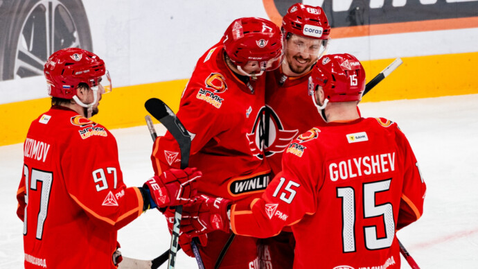 «Автомобилист» обыграл «Северсталь» в матче КХЛ