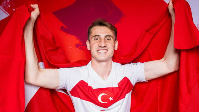 «Спартак» сделал предложение по покупке футболиста сборной Турции Актюркоглу, пишут СМИ