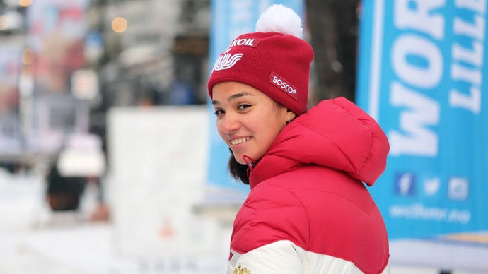 Степанова восхитилась болельщиками, которые ради фото с ней выстояли очередь в прохладную погоду после Пермского марафона