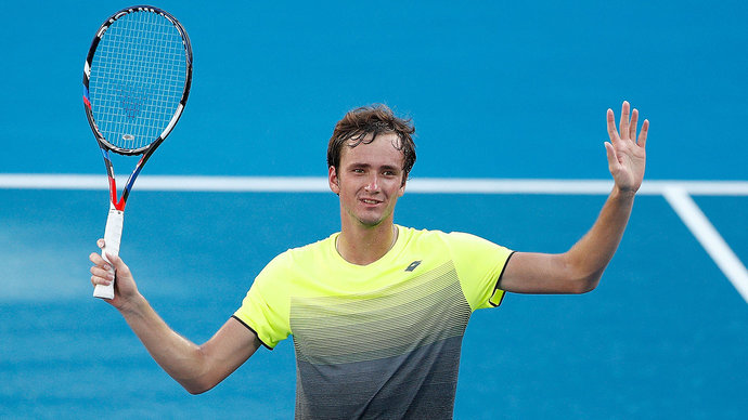Федерер победил Медведева в Базеле