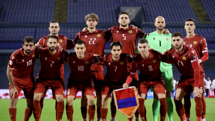 Сборная Армении смогла бы выйти из группы на ЕВРО‑2024, считает футболист «Акрона» Галоян