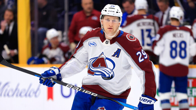 МакКиннон стал лучшим снайпером в истории Колорадо, забив в ворота Тарасова и его Флориды