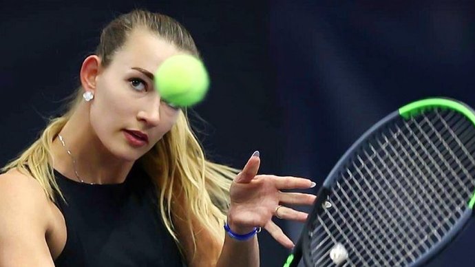 Российская теннисистка Сизикова освобождена из-под стражи в Париже