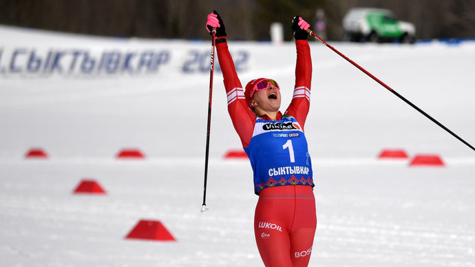 Лыжница Наталья Непряева стала пятикратной чемпионкой России, выиграв масс-старт в Сыктывкаре