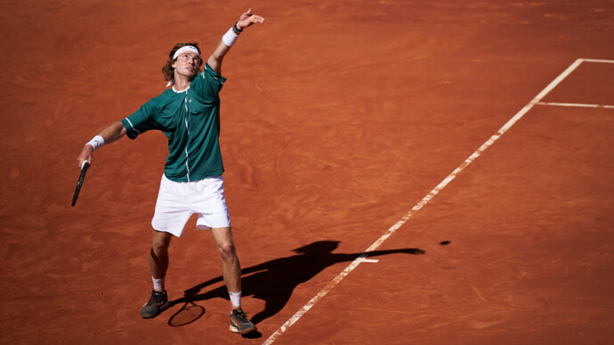 Рублев вышел в четвертый круг теннисного турнира в Мадриде