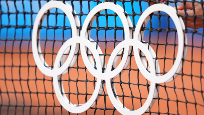 Матч парного разряда с участием Андреевой и Шнайдер на Олимпиаде‑2024 отложен из‑за погодных условий