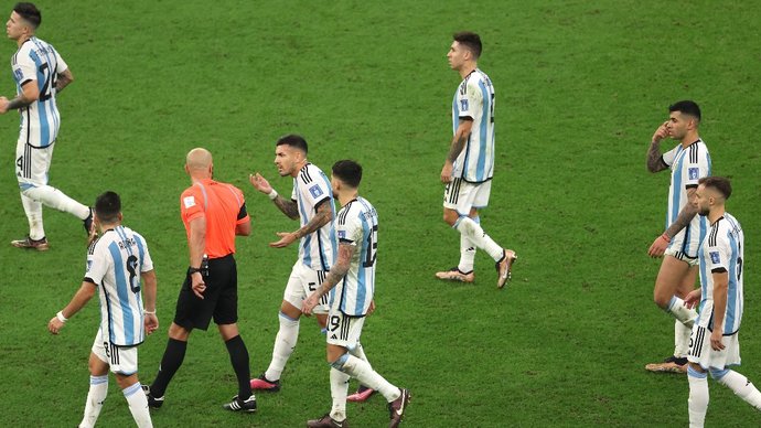 Аргентина — Франция 3:2: Арбитр назначил пенальти в ворота сборной Аргентины в концовке второго дополнительного тайма финала ЧМ-2022. Видео