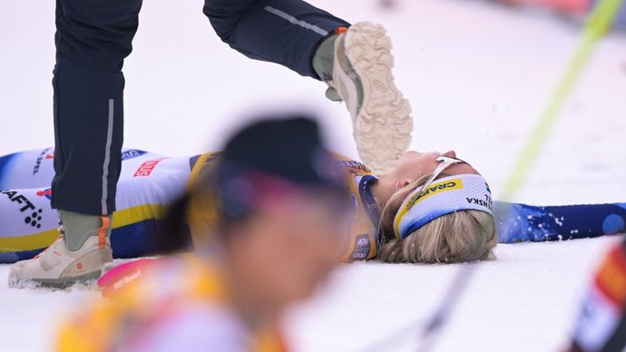 Лыжница потеряла сознание сразу после победы. Врачи долго откачивали чемпионку