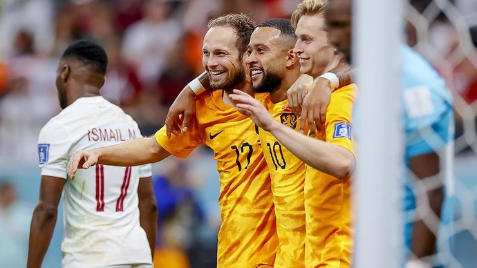 Сборная Нидерландов по футболу обыграла катарцев и вышла в плей-офф ЧМ-2022