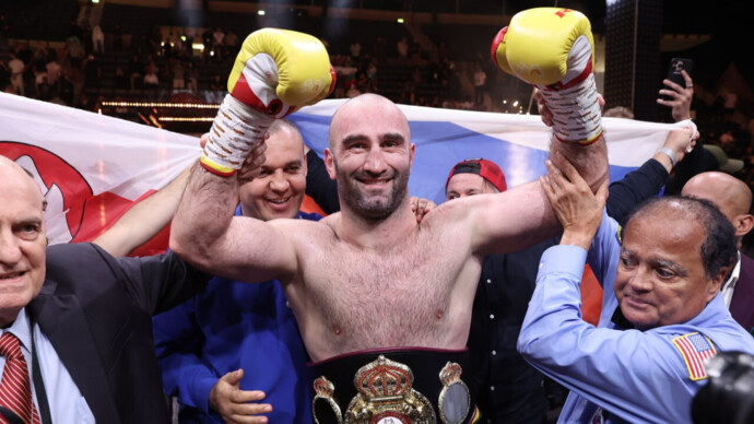 Гассиев победил Пулева и завоевал титул регулярного чемпиона WBA