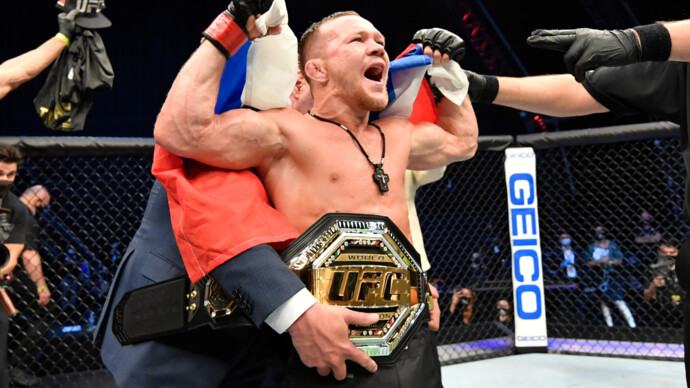 Ян утопил соперника в крови. И стал чемпионом UFC!