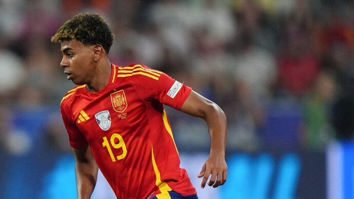 «Ямаль — мировая звезда всего в 16 лет. Его игра знаменует новую эпоху в европейском футболе» — Сесар Навас