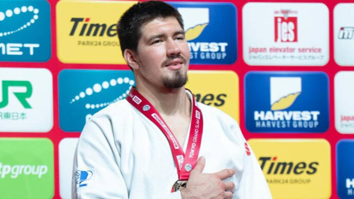 Богатырь из России завоевал золото под флагом страны. Вот это возвращение!