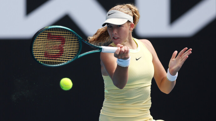 Мирра Андреева проиграла Бадосе на старте теннисного турнира в Риме