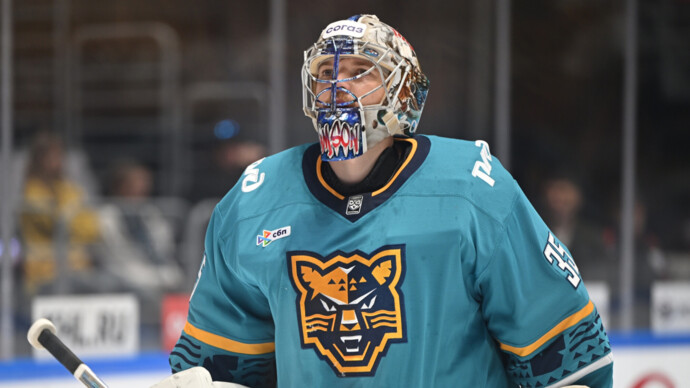 «Илюха, я никогда не считал, что ты плохой вратарь». Тренер «Металлурга» Разин принес публичные извинения Самсонову