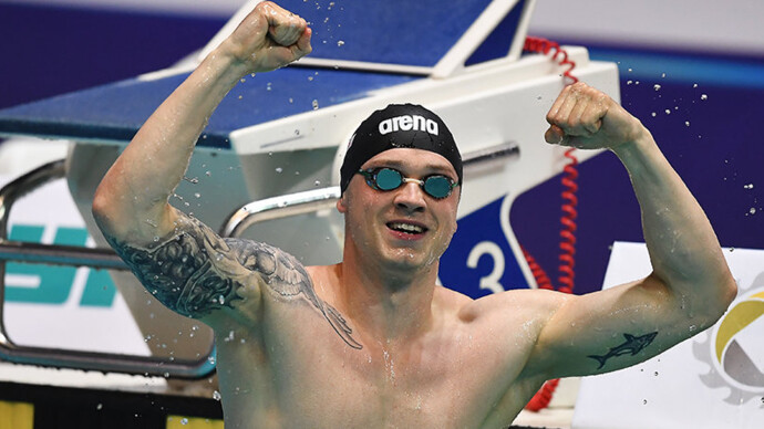 Николаев победил в финальном заплыве ЧР на дистанции 50 метров брассом, Пригода — второй