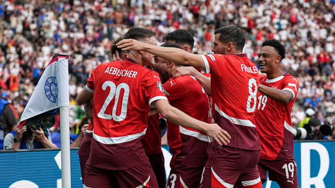 Немцы и швейцарцы стали первыми четвертьфиналистами чемпионата Европы по футболу