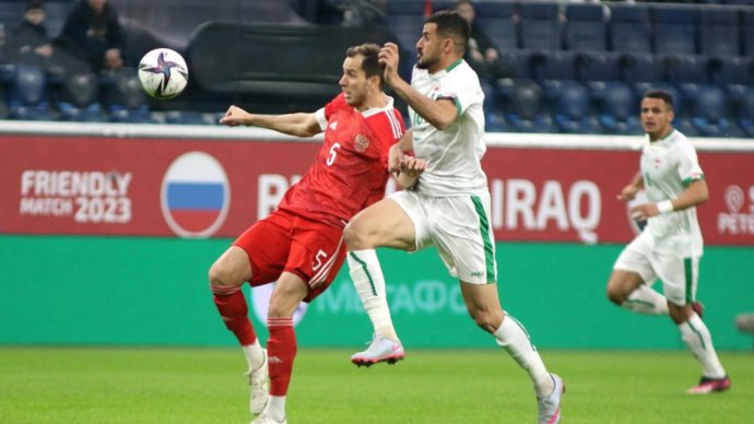 Первый тайм матча Россия — Ирак держал в напряжении, заявил Булыкин
