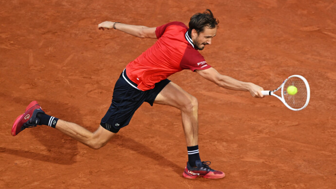 Теннисный корт, названный в честь россиянина Даниила Медведева, был открыт в пригороде Парижа