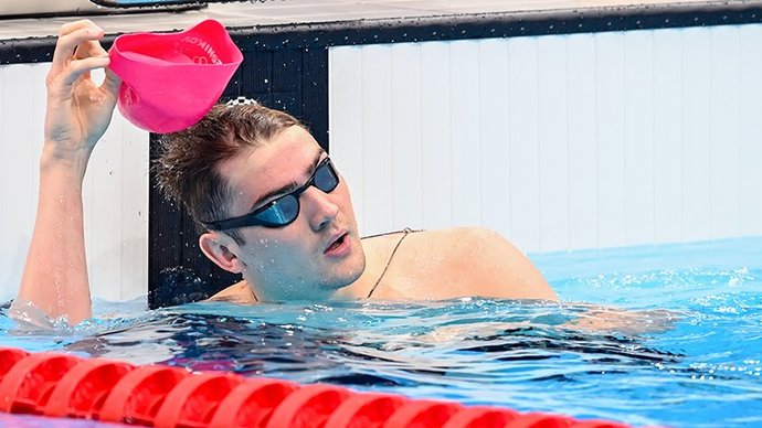Колесников побил рекорд соревнований на 50 м на спине на ЧЕ в Казани