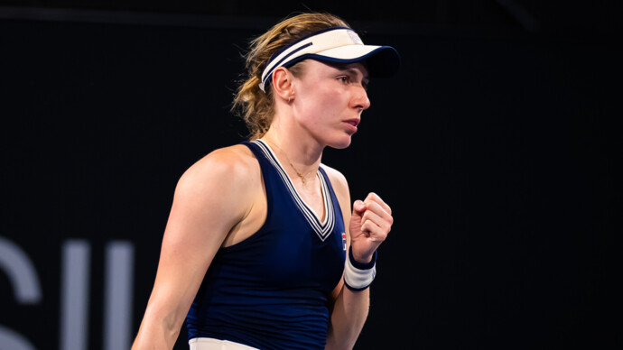 Александрова победила Кудерметову и вышла в четвертьфинал турнира в Аделаиде