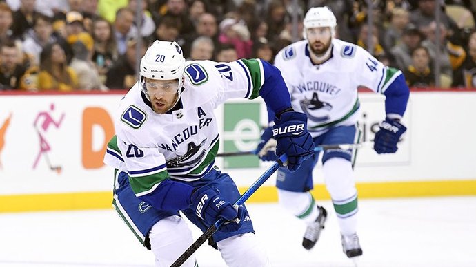 НХЛ перенесла начало плей-офф из-за вспышки коронавируса в «Ванкувере»