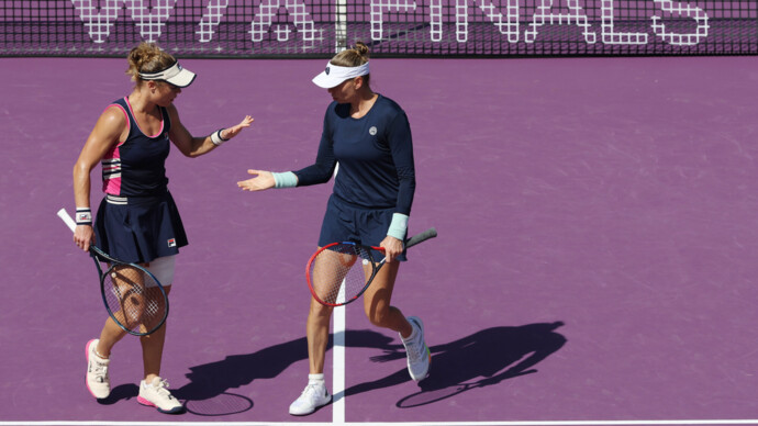 Звонарева и Зигемунд стали чемпионками Итогового турнира WTA в парном разряде