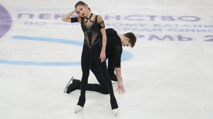 Чикмарева и Янченков выиграли соревнования пар на юниорском первенстве России по фигурному катанию