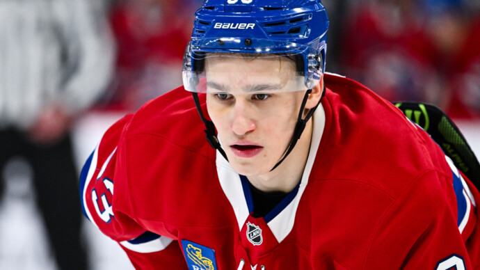 Над главным талантом России насмехаются в НХЛ. Позорный поступок американской команды!