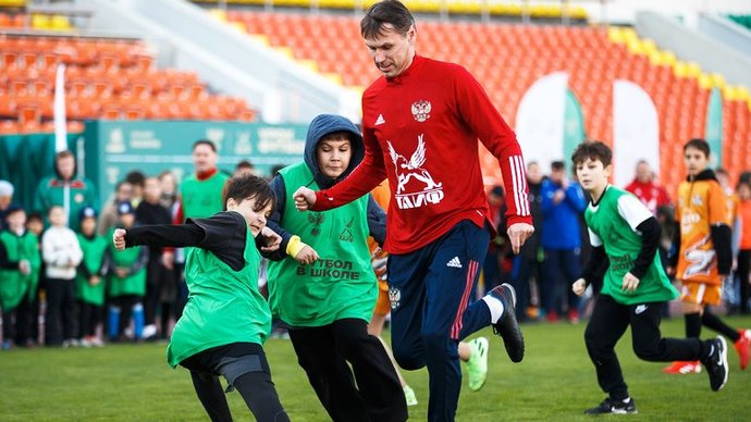 В Татарстане провели уроки футбола для трех тысяч детей