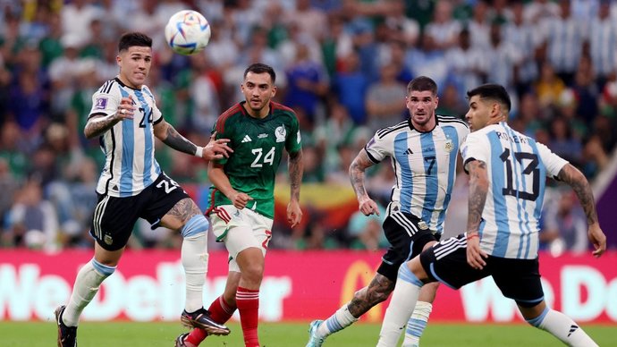 Аргентина — Мексика — 2:0: арбитр добавил 6 минут ко второму тайму матча ЧМ-2022