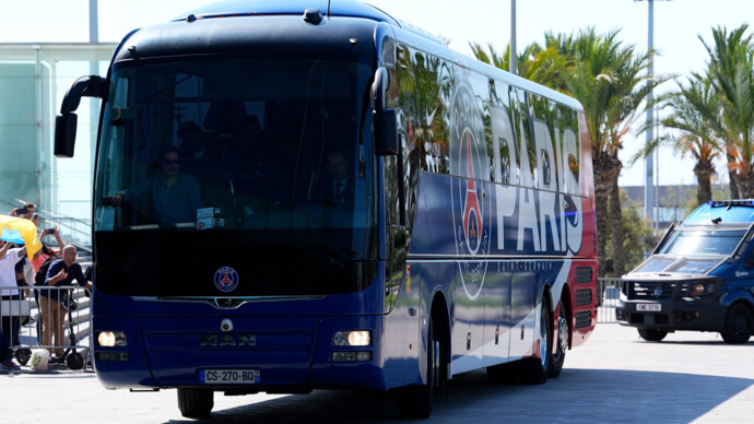Автобус ПСЖ забросали камнями перед отелем в центре Бильбао
