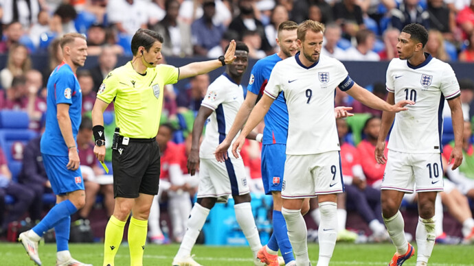 Сборная Англии проигрывает команде Словакии после первого тайма в 1/8 финала ЕВРО‑2024