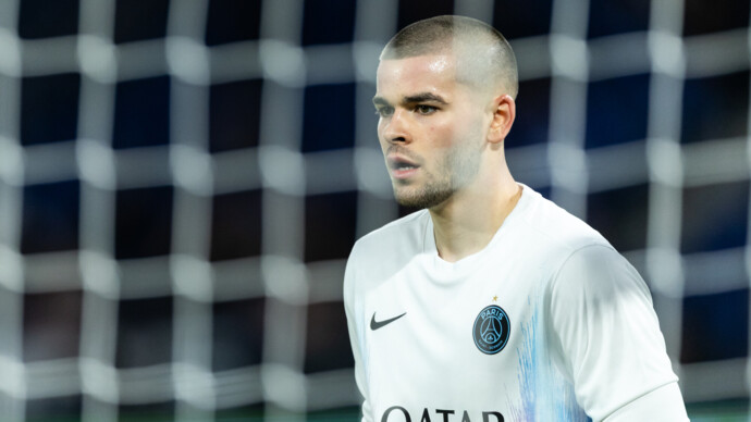 Вратарь «ПСЖ» Шевалье не лучше Сафонова, считает тренер сборной России Кафанов